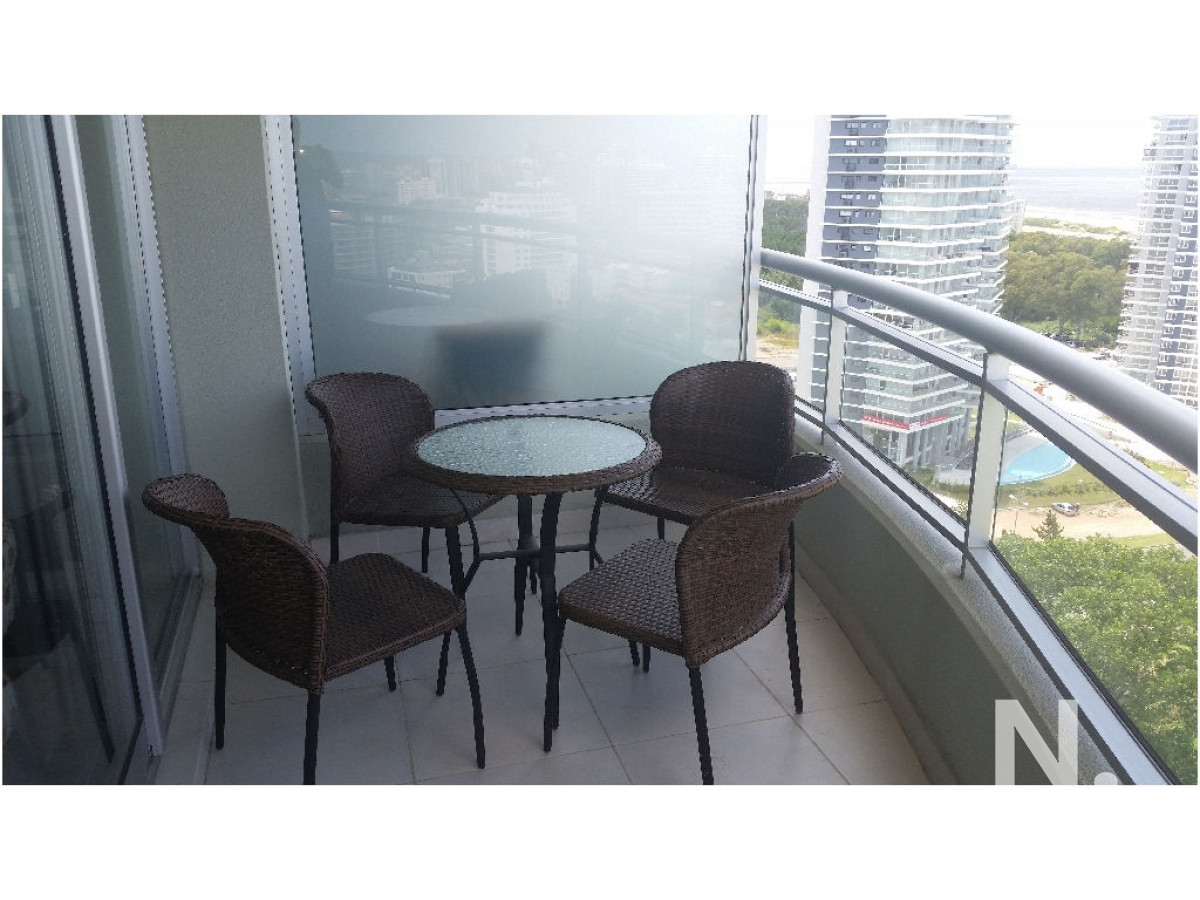 Departamento de 2 dormitorios en venta en Ocean Drive II Punta del Este.
