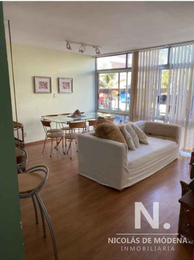 Departamento de 3 dormitorios en venta en pleno Gorlero - Punta del Este