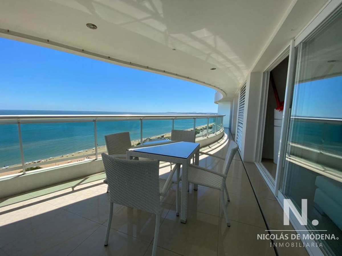 Apartamento en Venta de 3 dormitorios en Playa Mansa , Punta del este 