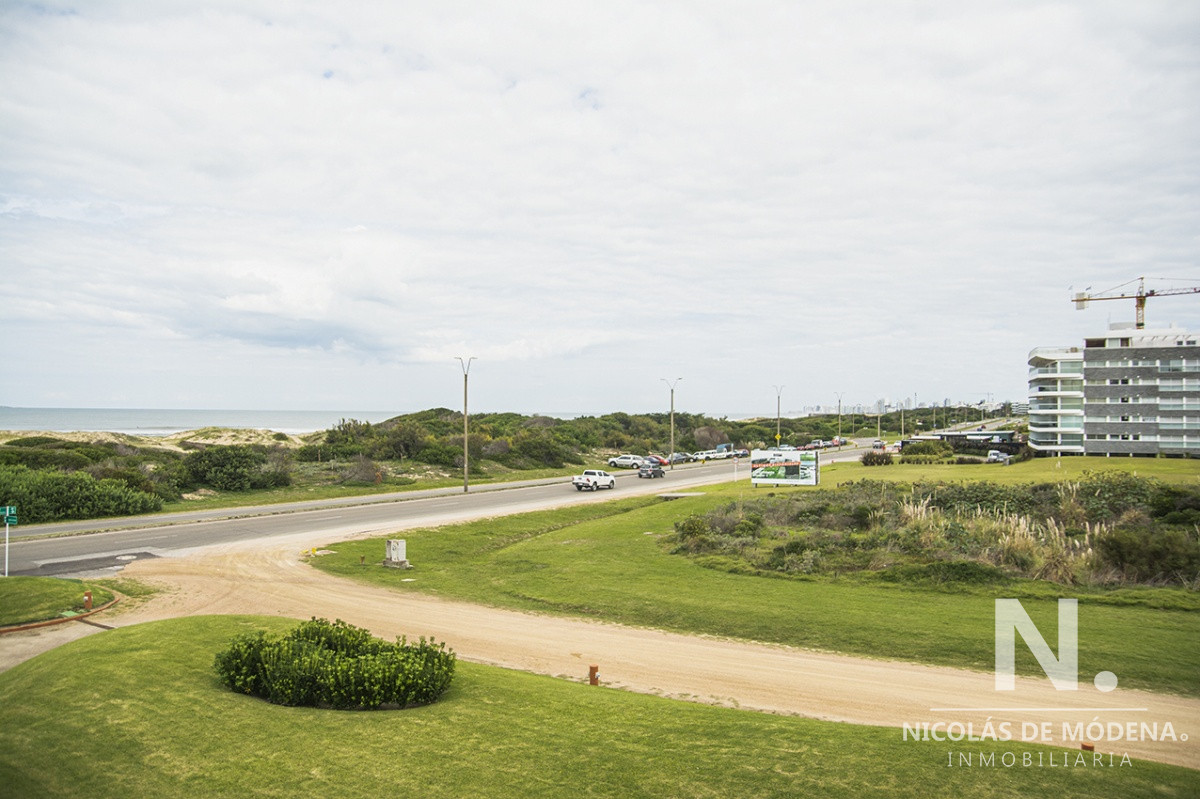 Apartamento de 4 dormitorios en Brava - Punta del Este