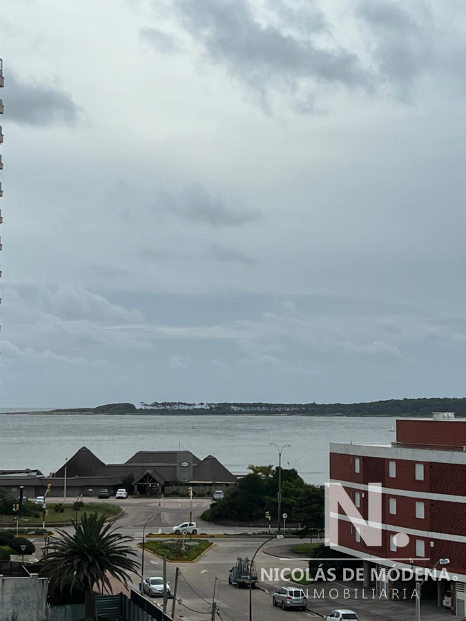 Apartamento en Venta de 2 dormitorios en Playa Mansa , Punta del este 