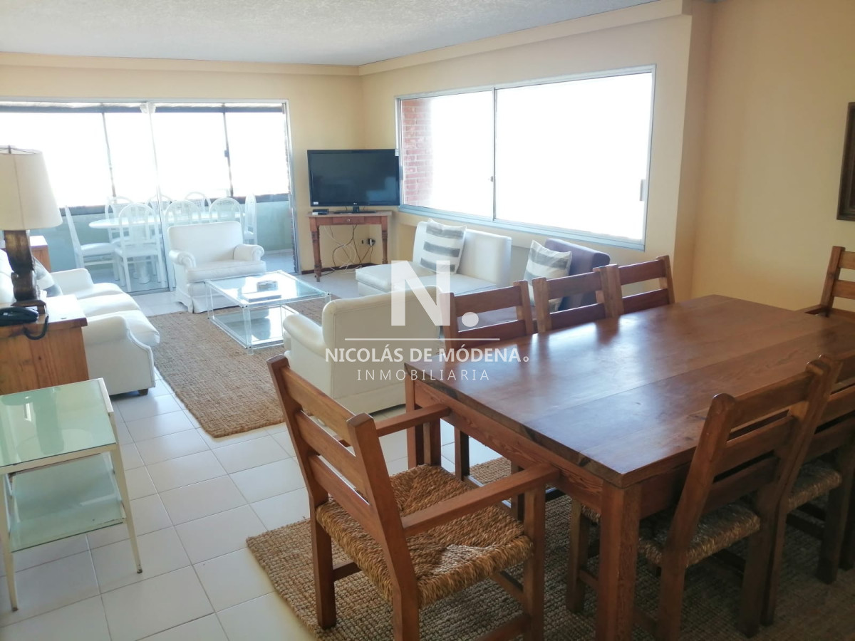 Espectacular departamento en primera línea, Punta del Este - NDM2494A