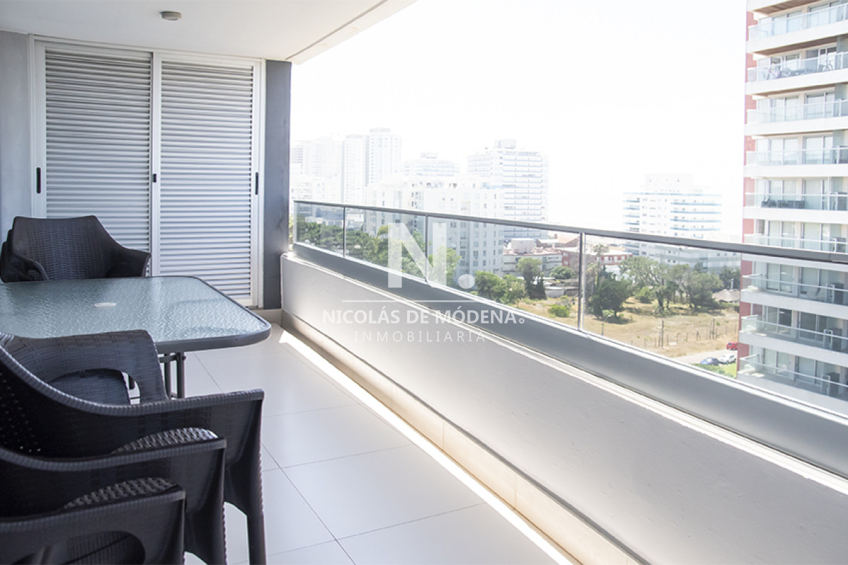 Apartamento en venta a metros de Playa Brava, 2 dormitorios en suite. - NDM2547A