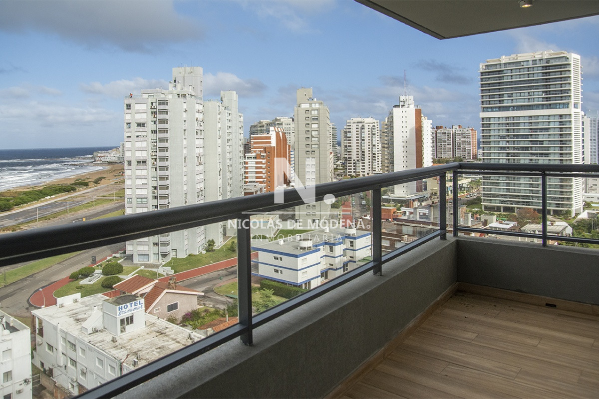 Departamento en venta A ESTRENAR,  próximo al mar y la Peninsula. Punta del Este. - NDM7239A