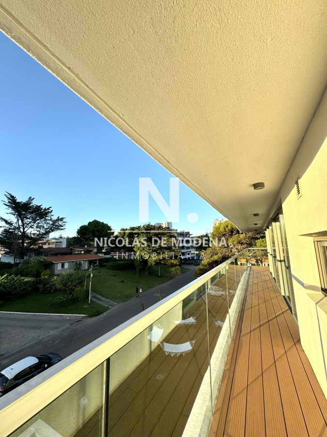 En venta apartamento de 2 dormitorios, balcon con vista espectacular en Brava- Punta del Este - NDM22510A