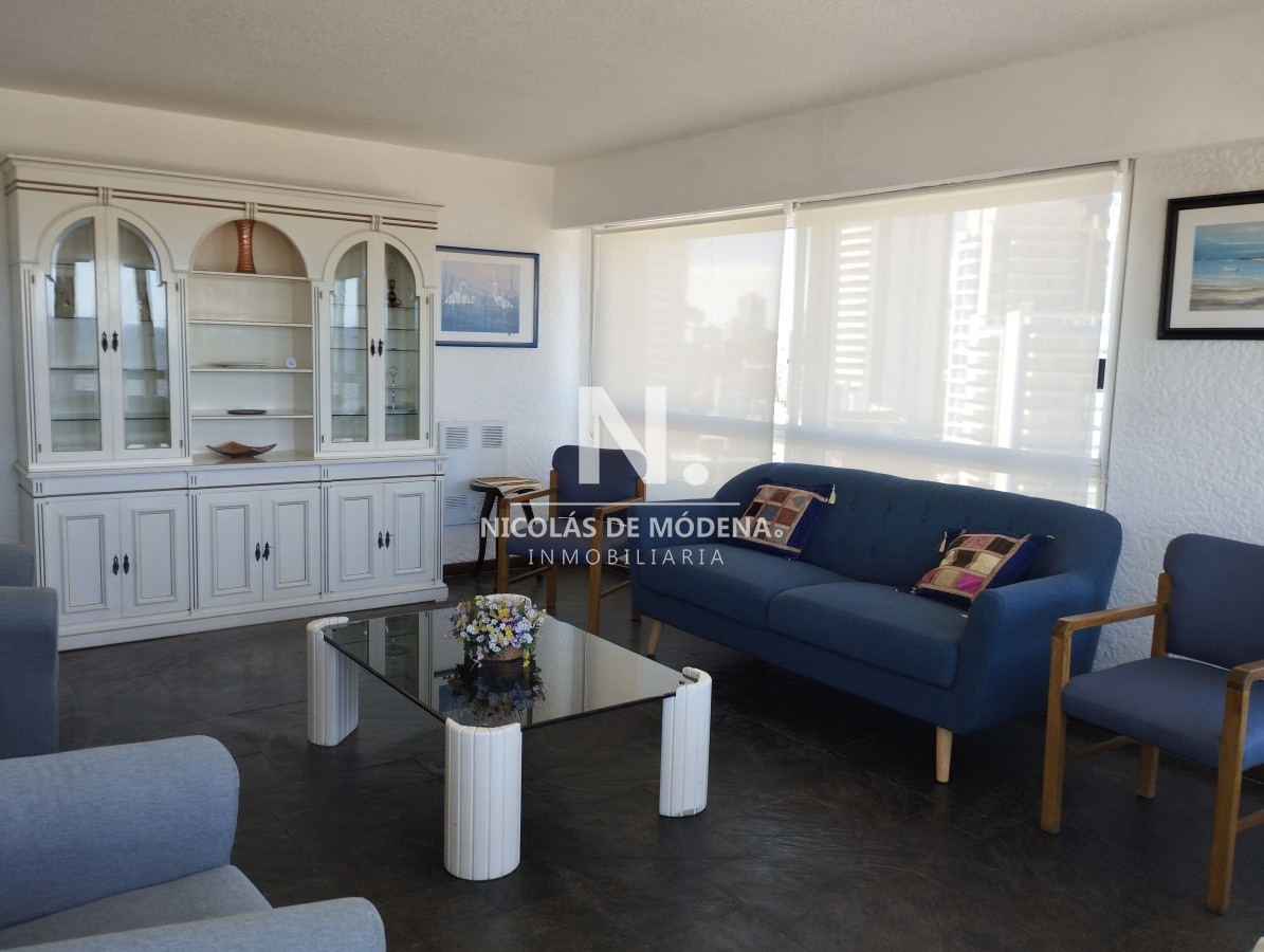 Alquila departamento en Brava Punta del Este, de 2 dormitorios. - NDM20640A