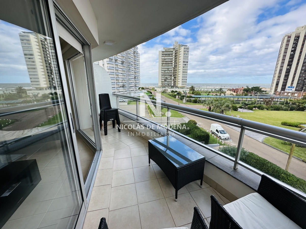 En venta Departamento en Brava Punta del Este de 2 Dormitorios. - NDM21332A