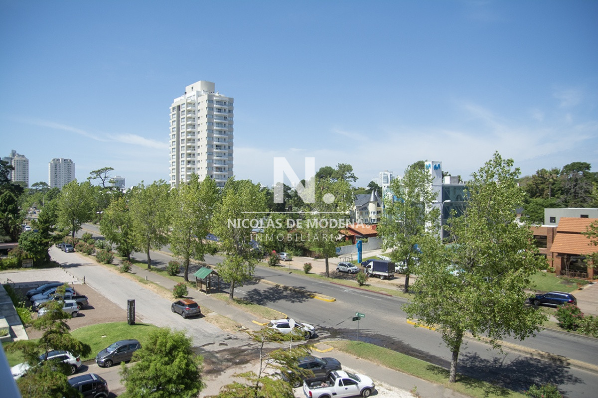 Departamento en venta de 2 dormitorios, proximo al Shopping.  - NDM15609A