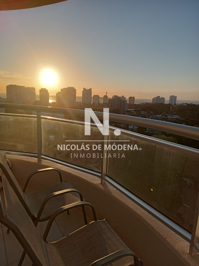 EXCELENTE APARTAMENTO EN PUNTA DEL ESTE  - NDM7894A