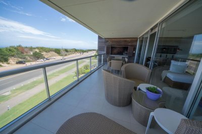 Departamento en venta frente al mar, 4 dormitorios. Playa Brava