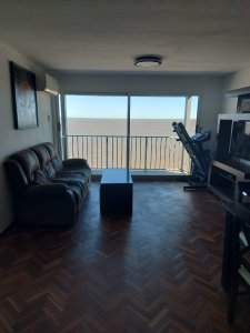Vende apartamento en rambla de malvin reciclado, 2 dormitorios, Montevideo