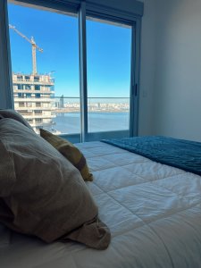 Montevideo Harbour, Proyecto icónico en la Bahía de Montevideo. 