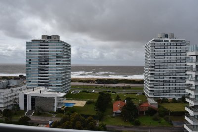 Apartamento de 3 dormitorios en Playa Brava, Punta del Este