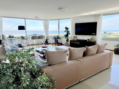 Departamento en  venta de 3 dormitorios y dependencia en Tiburon III