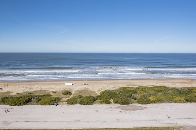 Vende apartamento de 3 dormitorios en Tiburon , Punta del Este 