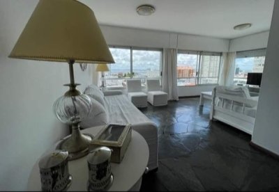 Departamento de 2 dormitorios en Peninsula, PUNTA DEL ESTE 