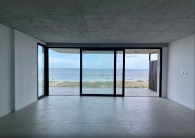 Vende apartamento en Manantiales, Punta del Este de 3 dormitorios, A ESTRENAR.