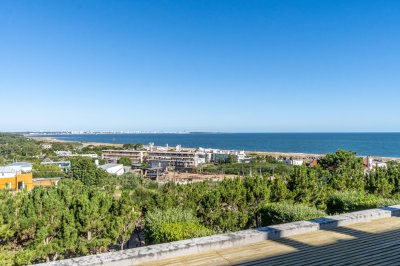Vende Exclusivo apartamento de 3 dormitorios con vista al mar en Lomo de la Ballena – Punta Ballena