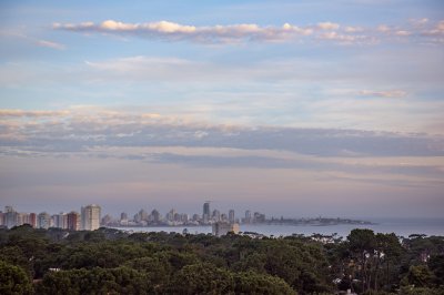 Vende apartamento de 3 dormitorios en Roosevelt  Punta del Este