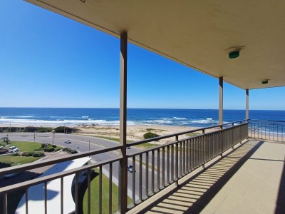 Departamento de 4 dormitorios en alquiler, Opus Alpha. Playa Brava.