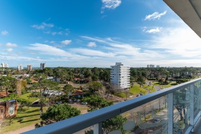 Departamento de 2 dormitorios en venta en torre unica, excelente zona.