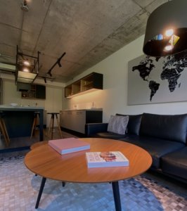 Apartamento de 2 dormitorios con garage en Pocitos 