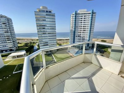 Oportunidad de vida impecable en Torre Marina II
