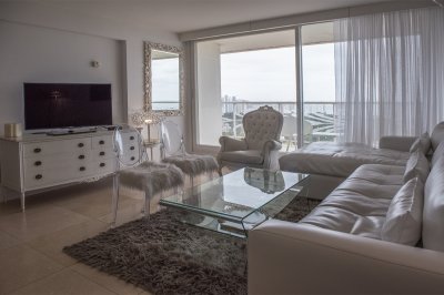 Apartamento en venta de 2 dormitorios, en Mansa, Punta Del  Este