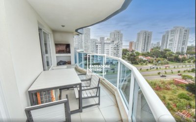 Vende apartamento de 3 dormitorios,en Mansa en Punta del Este.