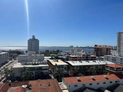 Apartamento en Alquiler de 2 dormitorios en Peninsula , Punta del este 