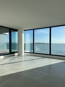 Apartamento en venta de 3 dormitorios en Primera linea de mar , Playa Mansa , Punta del este 