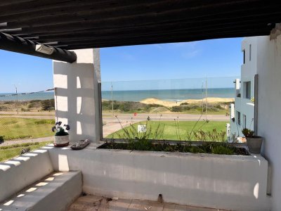 Apartamento en Venta Rincon del Indio de 3 dormitorios, Playa Brava, Punta del Este