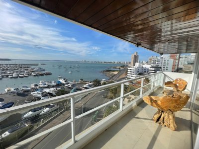Espectacular apartamento en alquiler frente al puerto 
