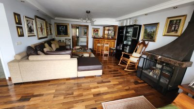 Venta hermoso apartamento Malvin, 3 dormitorios, 3 baños, doble garaje, balcón