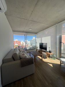 Alquila impecable apartamento en Peninsula de 2 dormitorios. 