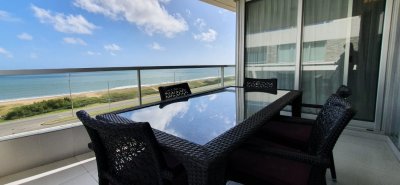 Apartamento en venta en Mansa, Punta del Este de 3 dormitorios.