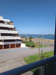Apartamento en Primera linea,Playa Mansa 