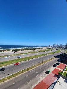 Vende apartamento de 1 dormitorio en Punta del Este, con vista al mar