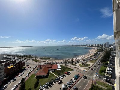 Apartamento de 3 dormitorios en Edificio Torreon , Playa Mansa , Punta del este 