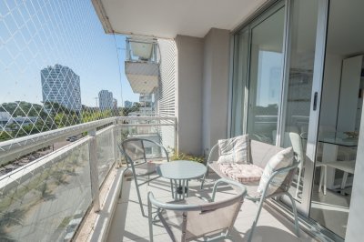 Vende apartamento de 3 dormitorios en Roosevelt, Punta del Este.