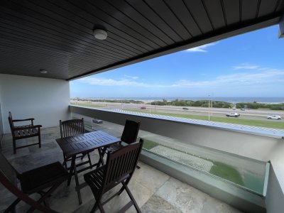 Vende apartamento de 3 dormitorios en Brava Punta del Este, con buena iluminación