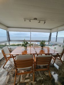 Vende apartamento de 3 dormitorios en Mansa, Punta del Este.