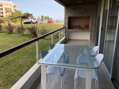En venta espectacular apartamento de 2 dormitorios en Punta del Este.