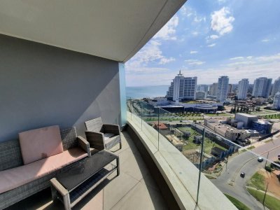 Apartamento de 3 dormitorios en suite con amenities y garaje, en Punta del Este, Maldonado