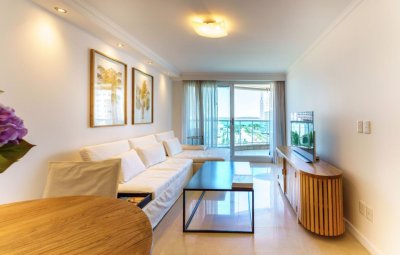 DEPARTAMENTO, 2 DORMITORIOS Y MEDIO EN CASINO TOWER,  PLAYA MANSA, VENTA