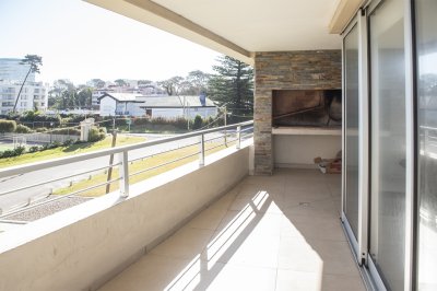 Departamento de 3 dormitorios en venta proximo a Playa Mansa, Punta del Este