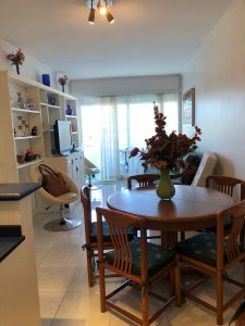 Departamento de 1 dormitorio en alquiler frente a Playa Mansa