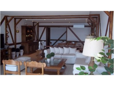 Hermoso Departamento en venta frente al mar, 4 dormitorios. 