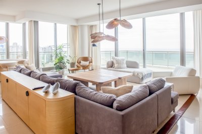 El lujo frente al mar, penthouse en Playa Brava