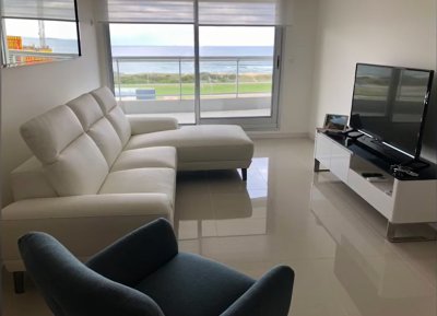 Hermoso departamento en playa Brava de 2 dormitorios en venta , edificio Look Brava